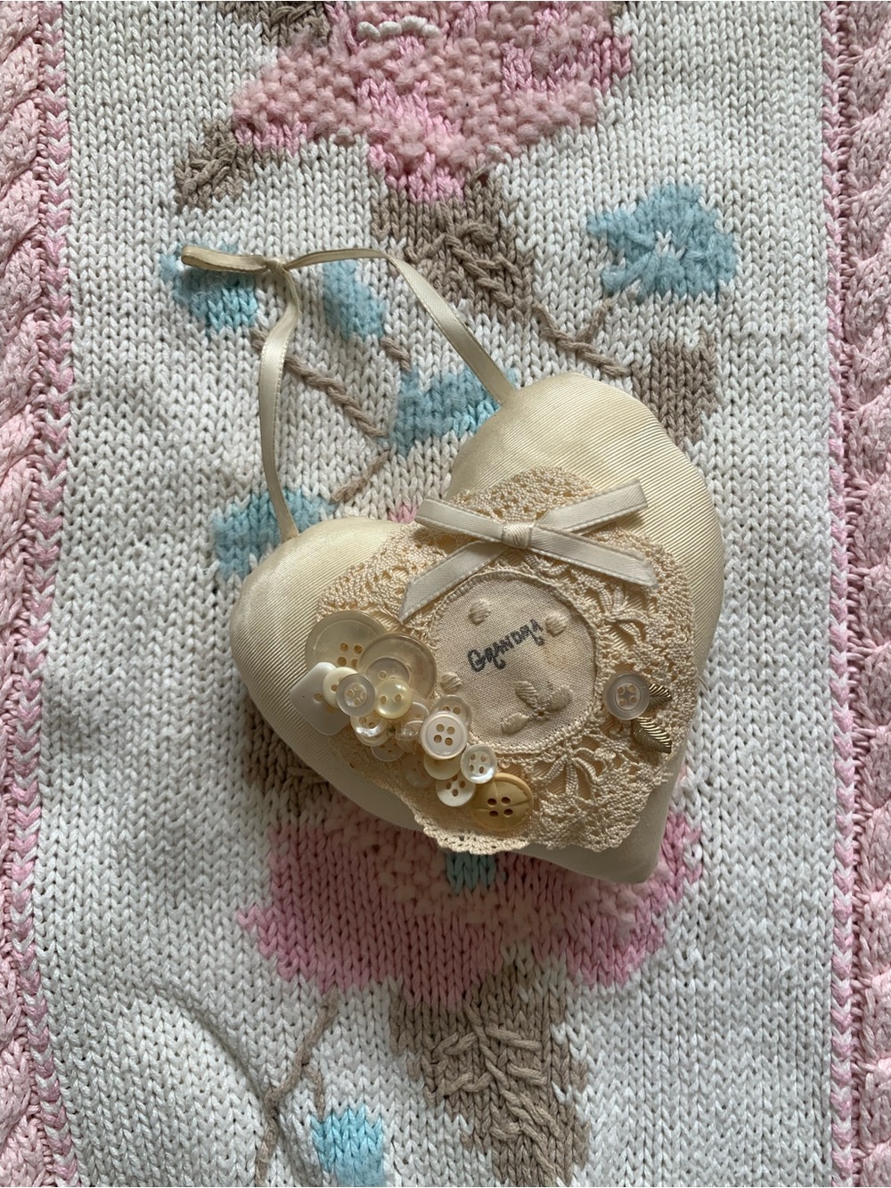Vintage 80s grandmacore cream buttons & bows heart wall decor / pin cushion